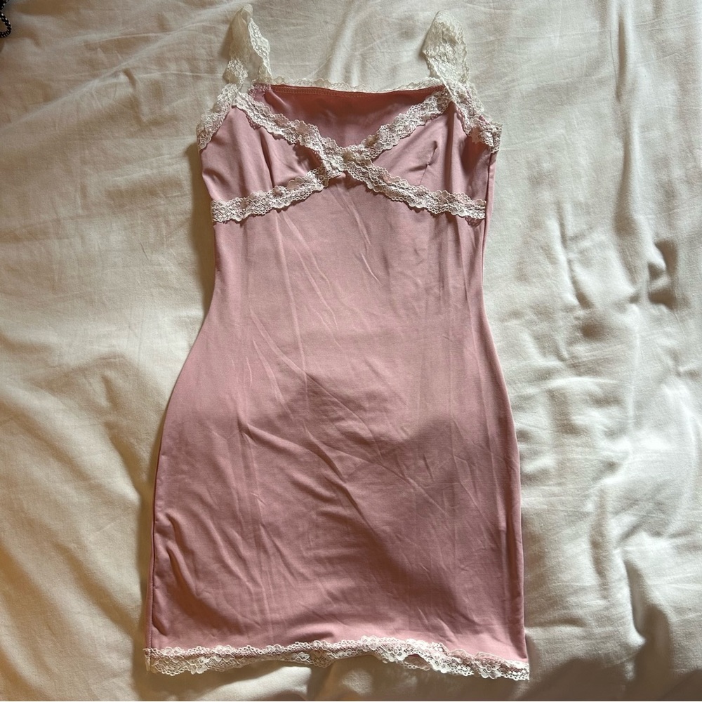 PINK DRESS WITH LACE